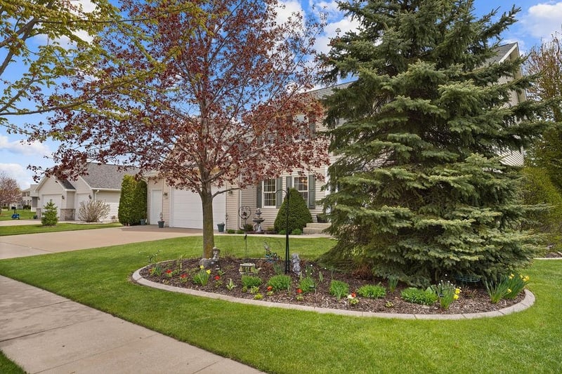 1644 Pendleton Rd, Neenah, WI 54956