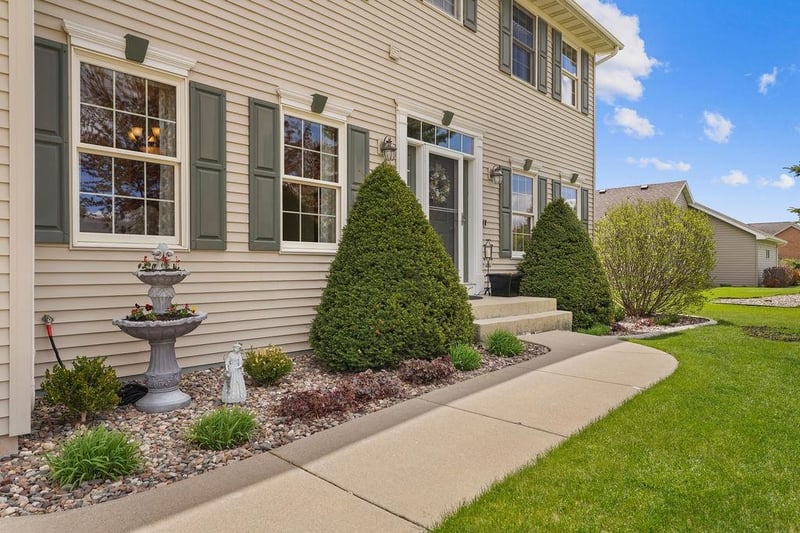1644 Pendleton Rd, Neenah, WI 54956