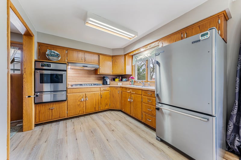 801 Bomier St, De Pere, WI 54115