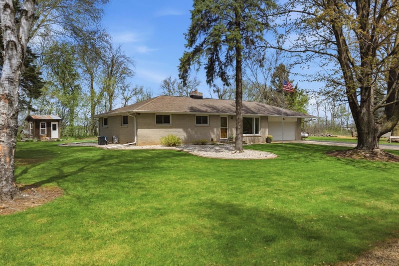 N222 Two Mile Rd, Appleton, WI 54914