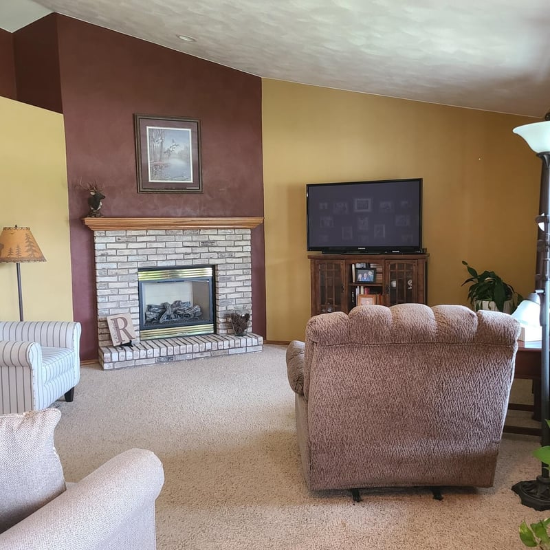 2165 Deer Haven Dr, Menasha, WI 54952
