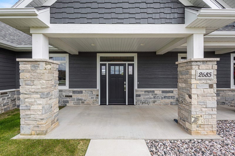 2685 Creekwood Cir, Green Bay, WI 54311
