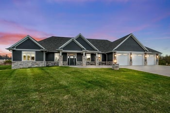 2685 Creekwood Cir, Green Bay, WI 54311
