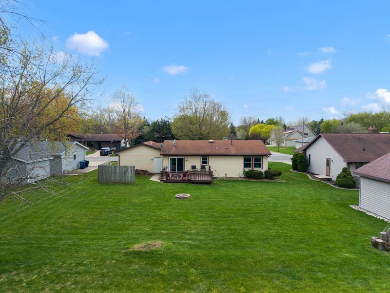 201 Fairway St, Combined Locks, WI 54113