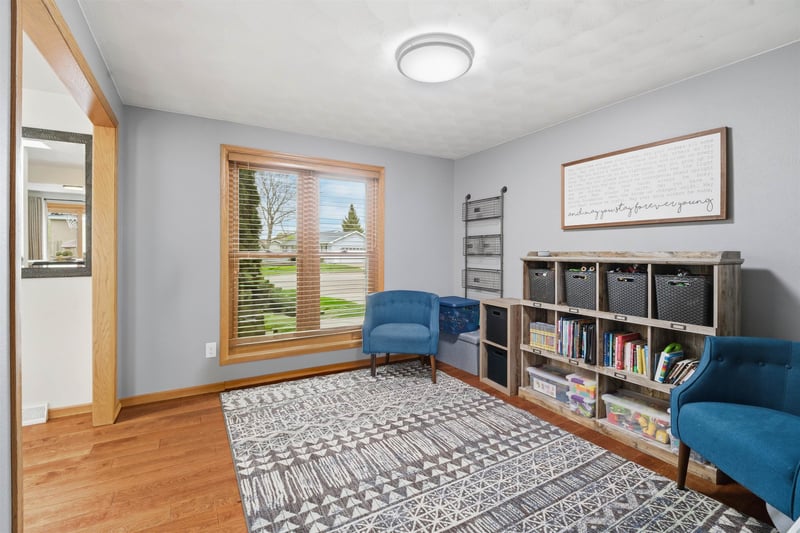 1601 Meadow Grove Blvd, Appleton, WI 54915