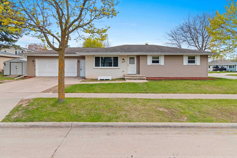 1825 Grant St, Appleton, WI 54914