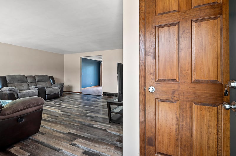 1870 Gary Ln, Green Bay, WI 54303