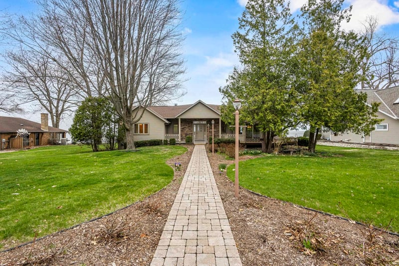 6051 Sunset Shores Rd, Luxemburg, WI 54217