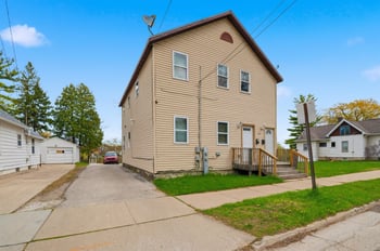 1217 St Clair St, Green Bay, WI 54301