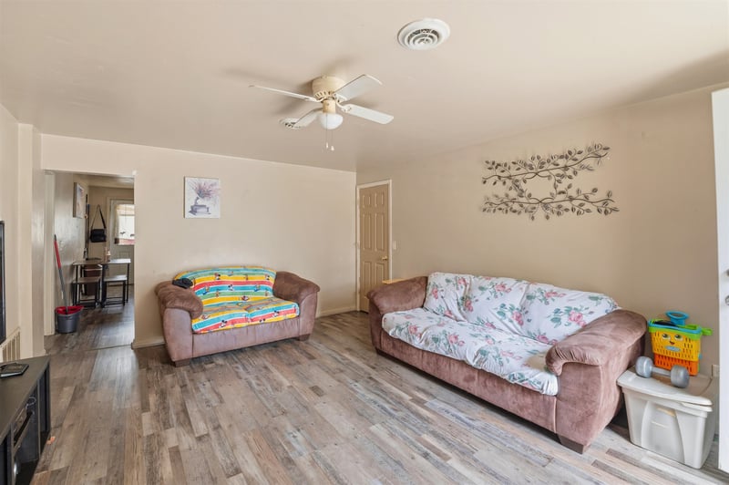 1217 St Clair St, Green Bay, WI 54301