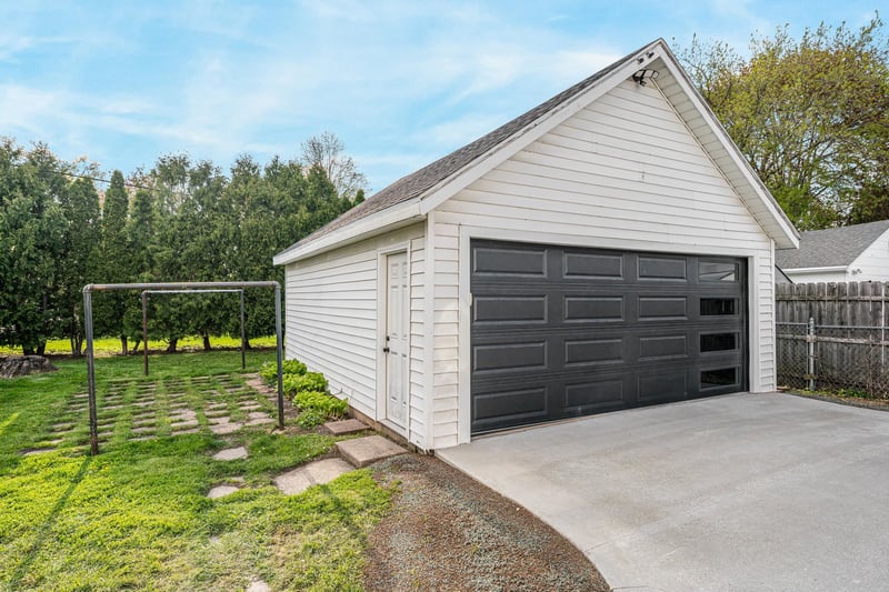 1421 Cedar St, Oshkosh, WI 54901