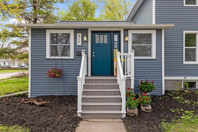 317 Hewitt St, Neenah, WI 54956