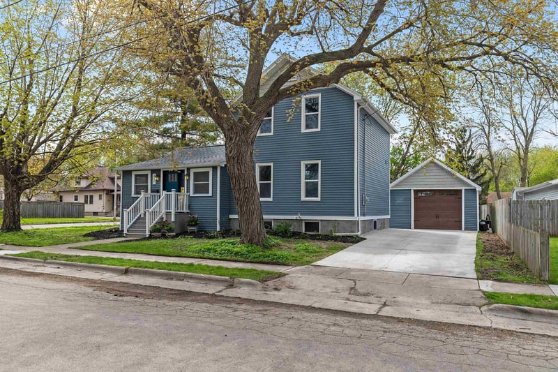 317 Hewitt St, Neenah, WI 54956