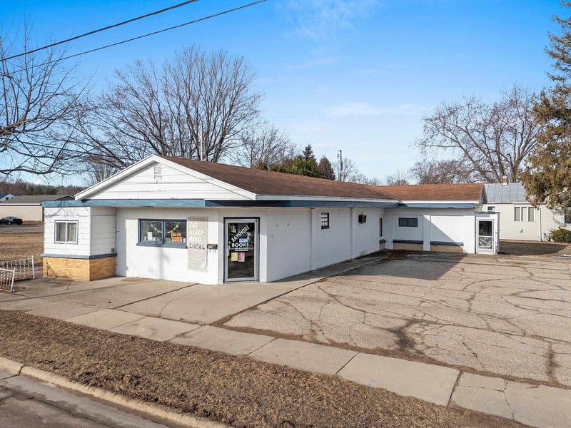 302 Collins Ave, Oconto, WI 54153