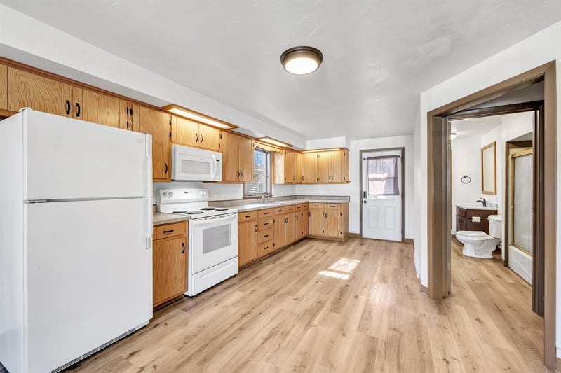 522 Mill St, Algoma, WI 54201