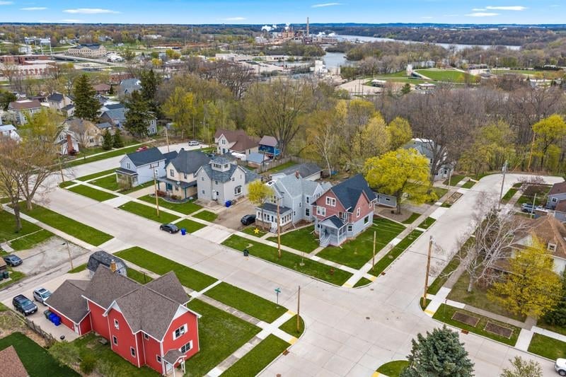 714 Metoxen Ave, Kaukauna, WI 54130-2518