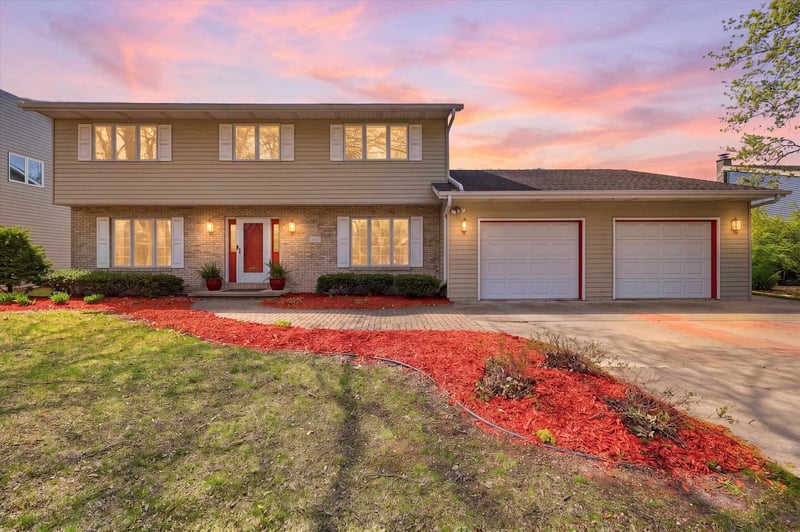 917 Kramer Ln, Appleton, WI 54915