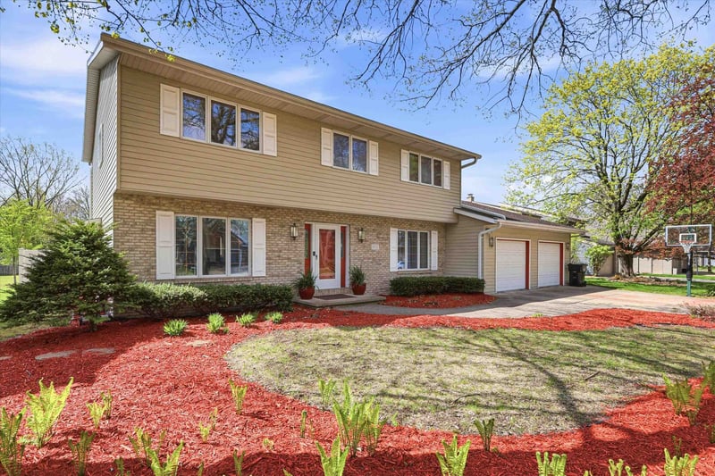 917 Kramer Ln, Appleton, WI 54915
