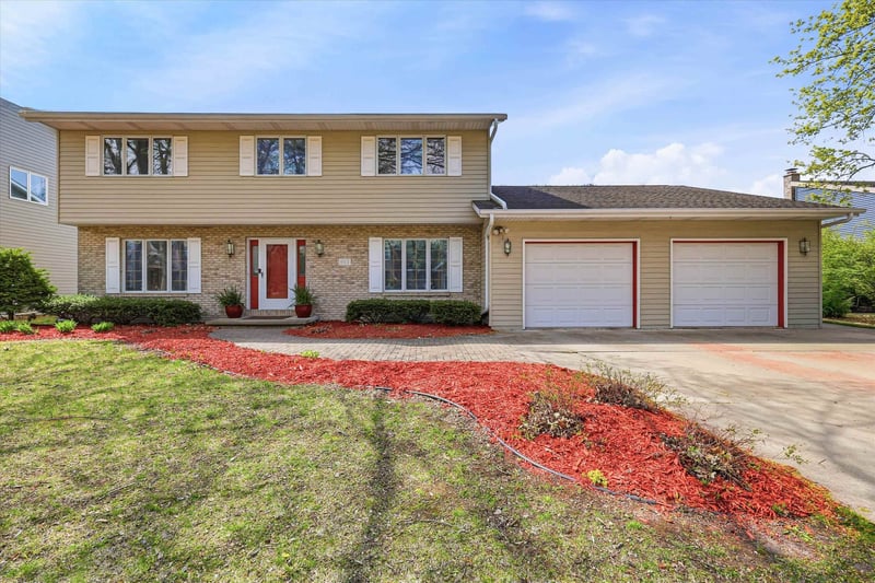 917 Kramer Ln, Appleton, WI 54915