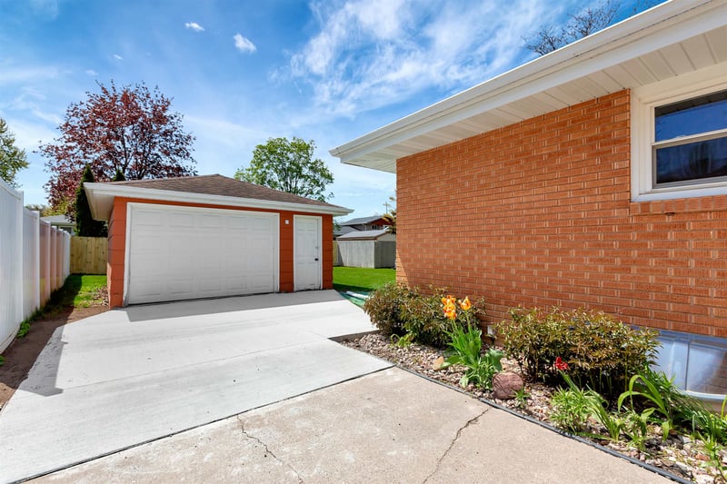 1519 Adams Ave, Oshkosh, WI 54902