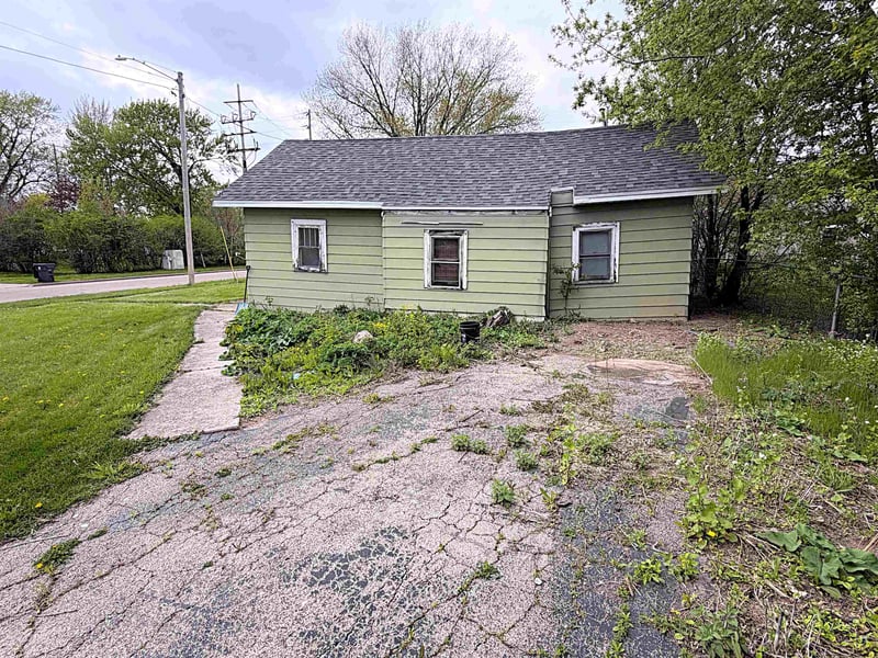 643 Jackson St, Neenah, WI 54956