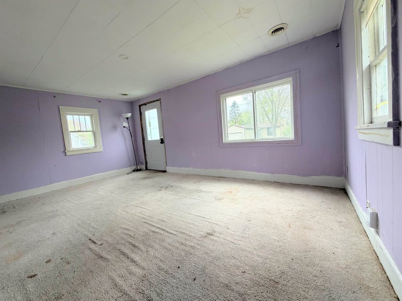 643 Jackson St, Neenah, WI 54956