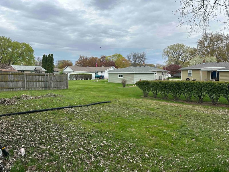 715 John St, Menasha, WI 54952