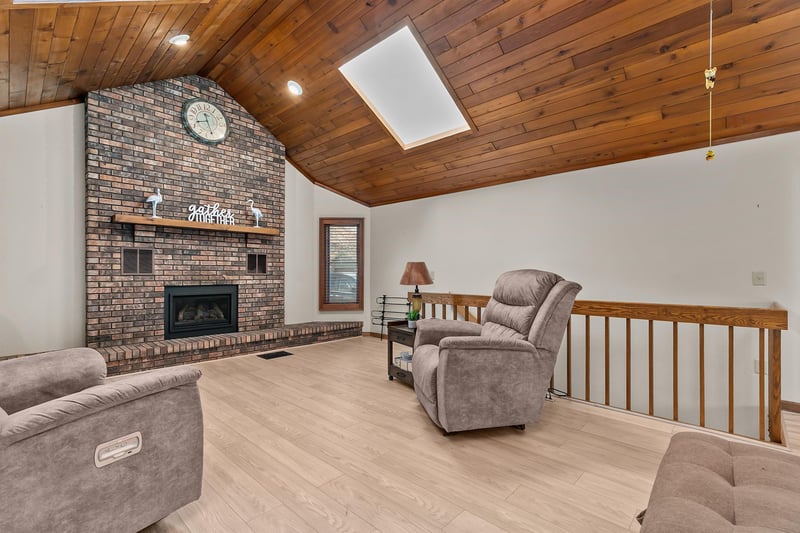 1841 Eagle Dr, Neenah, WI 54956-1291