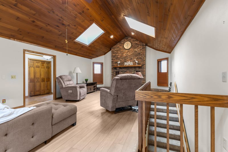 1841 Eagle Dr, Neenah, WI 54956-1291