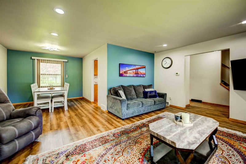 1235 Westhaven Dr, Oshkosh, WI 54904-8141