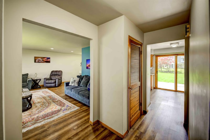 1235 Westhaven Dr, Oshkosh, WI 54904-8141
