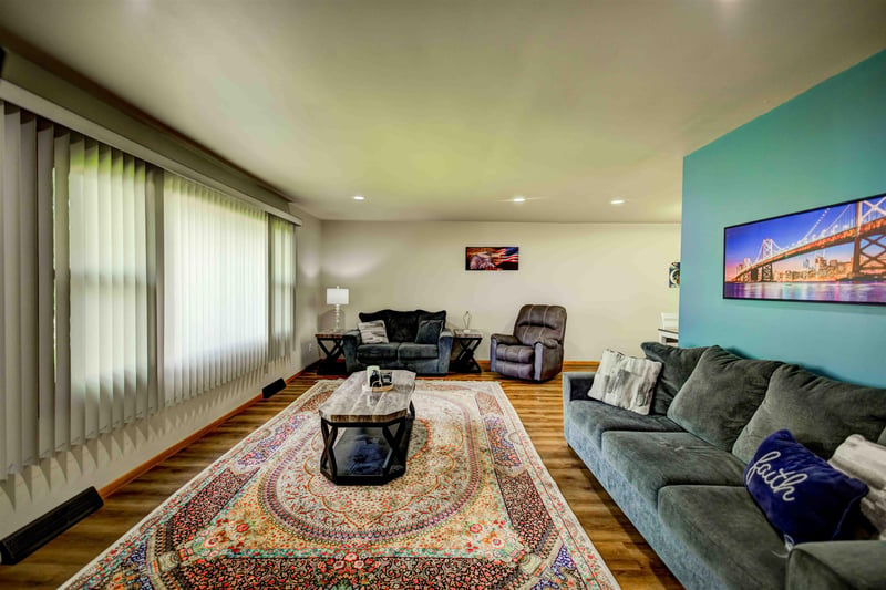 1235 Westhaven Dr, Oshkosh, WI 54904-8141
