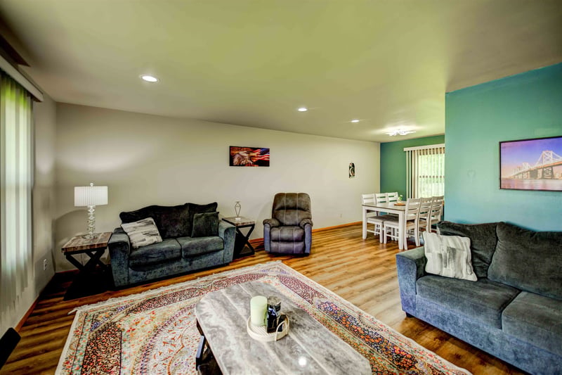 1235 Westhaven Dr, Oshkosh, WI 54904-8141