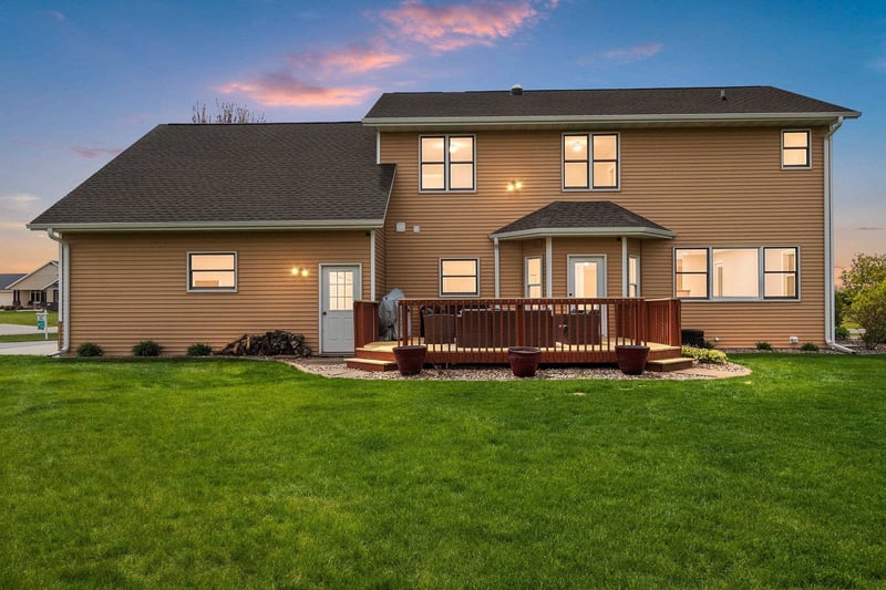 N1203 South Creek Dr, Greenville, WI 54942