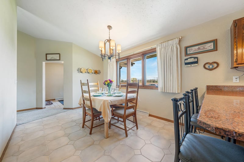 670 5th Ave, Winneconne, WI 54986