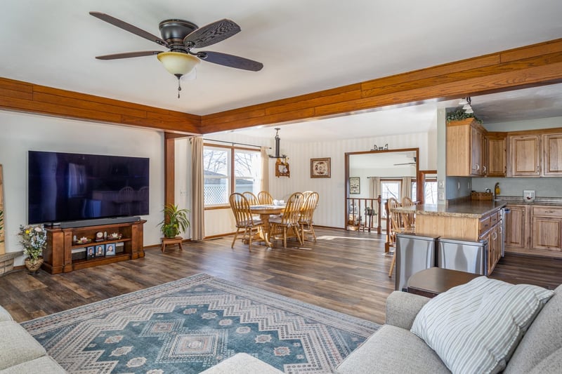 N6629 Harrison Rd, Hilbert, WI 54129