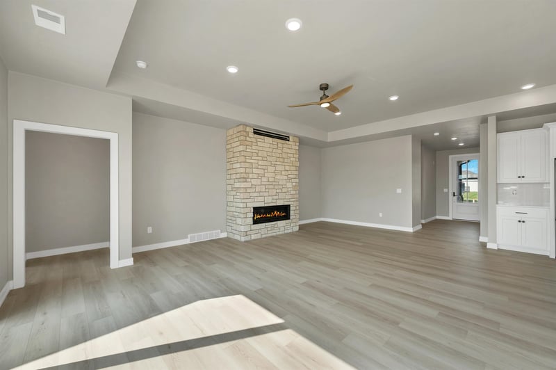 2025 Everett Dr, De Pere, WI 54115