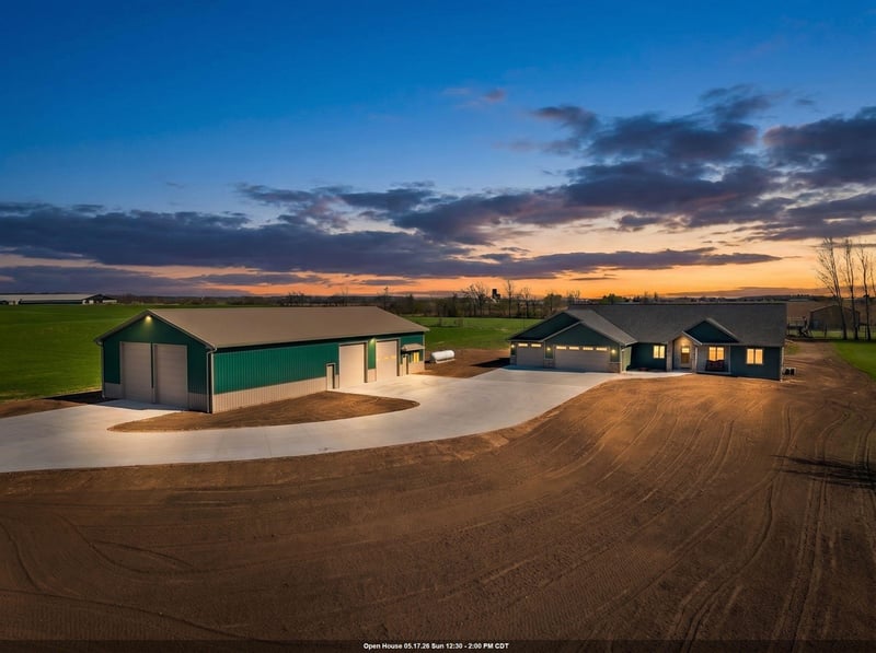 932 Meadowlark Rd, De Pere, WI 54115-9648