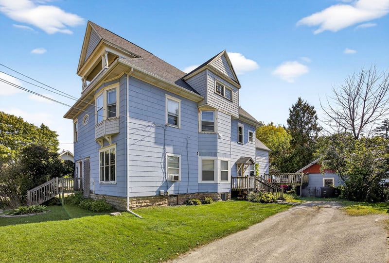 623 Irving Ave, Oshkosh, WI 54901