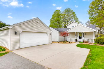 2520 Palisades Dr, Appleton, WI 54915
