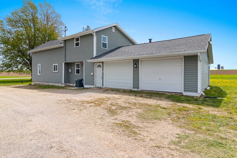 N1613 Manley Rd, Greenville, WI 54942