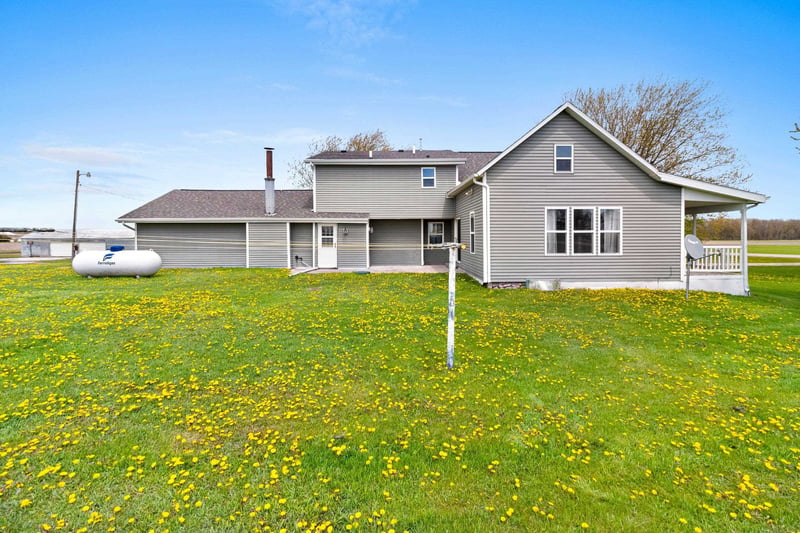 N1613 Manley Rd, Greenville, WI 54942