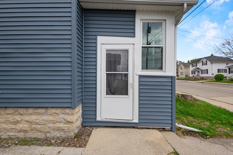438 9th Ave, Oshkosh, WI 54901