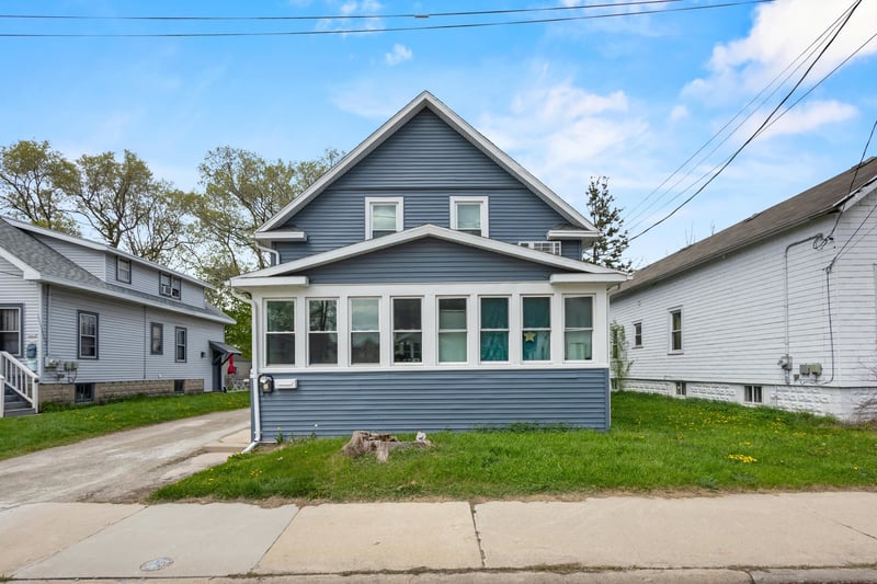 438 9th Ave, Oshkosh, WI 54901