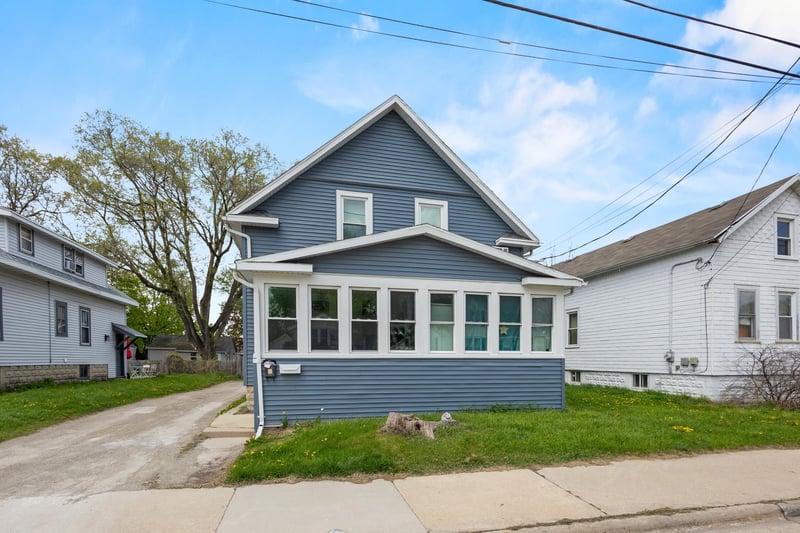 438 9th Ave, Oshkosh, WI 54901