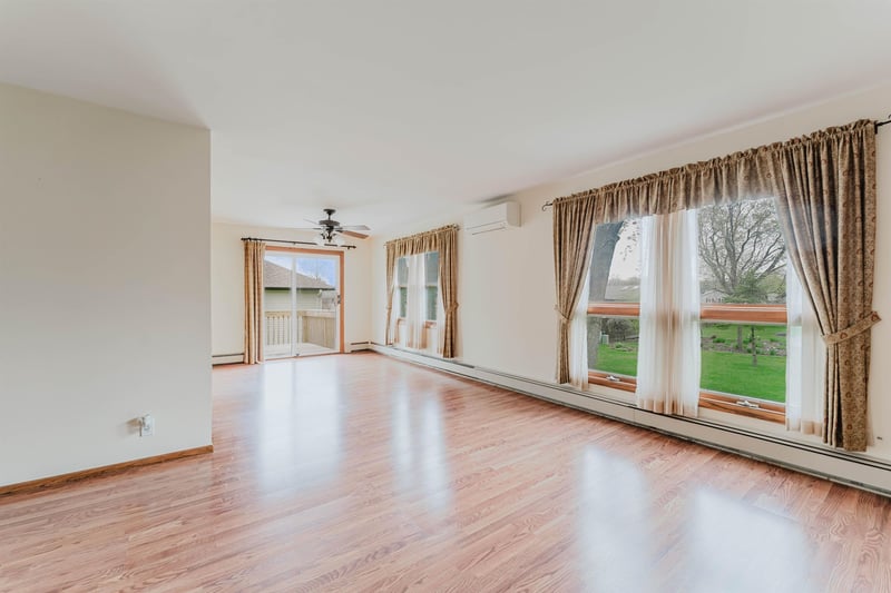 5154 Village Rd, Butte Des Morts, WI 54927