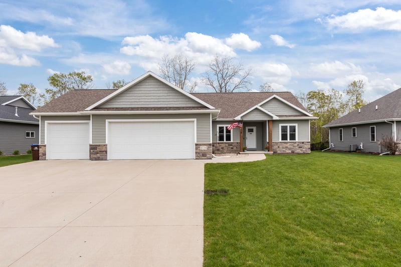 4770 Vincent Dr, Grand Chute, WI 54913