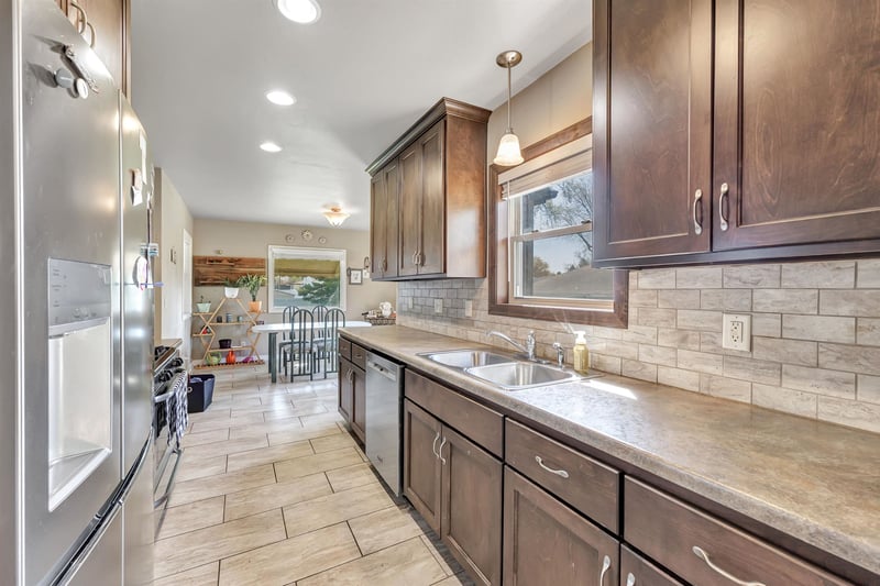 982 Holzer St, Green Bay, WI 54303