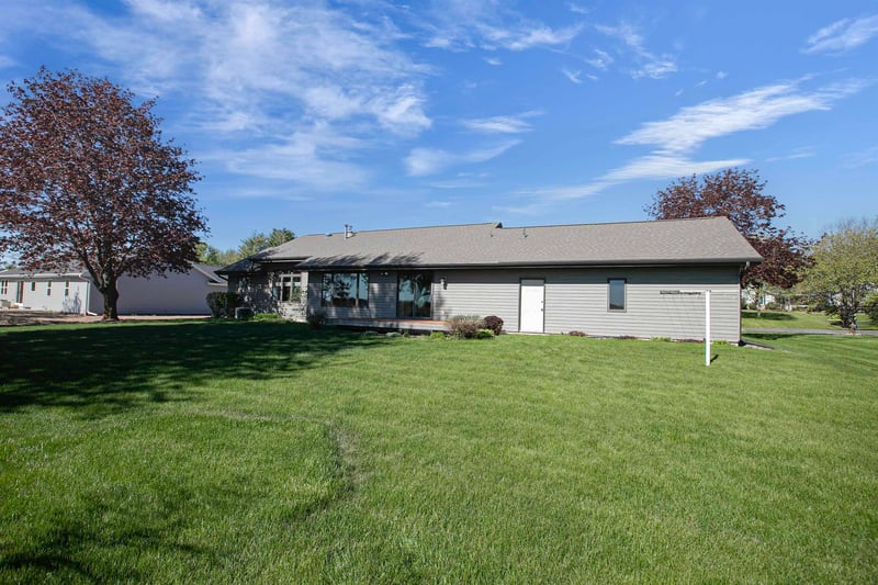 8358 Pheasant Run Trl, Larsen, WI 54947