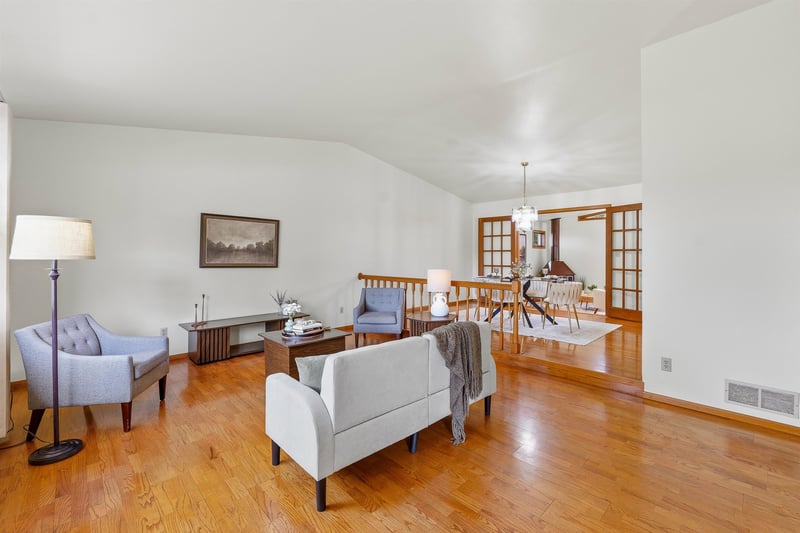 920 Westhaven Dr, Oshkosh, WI 54904